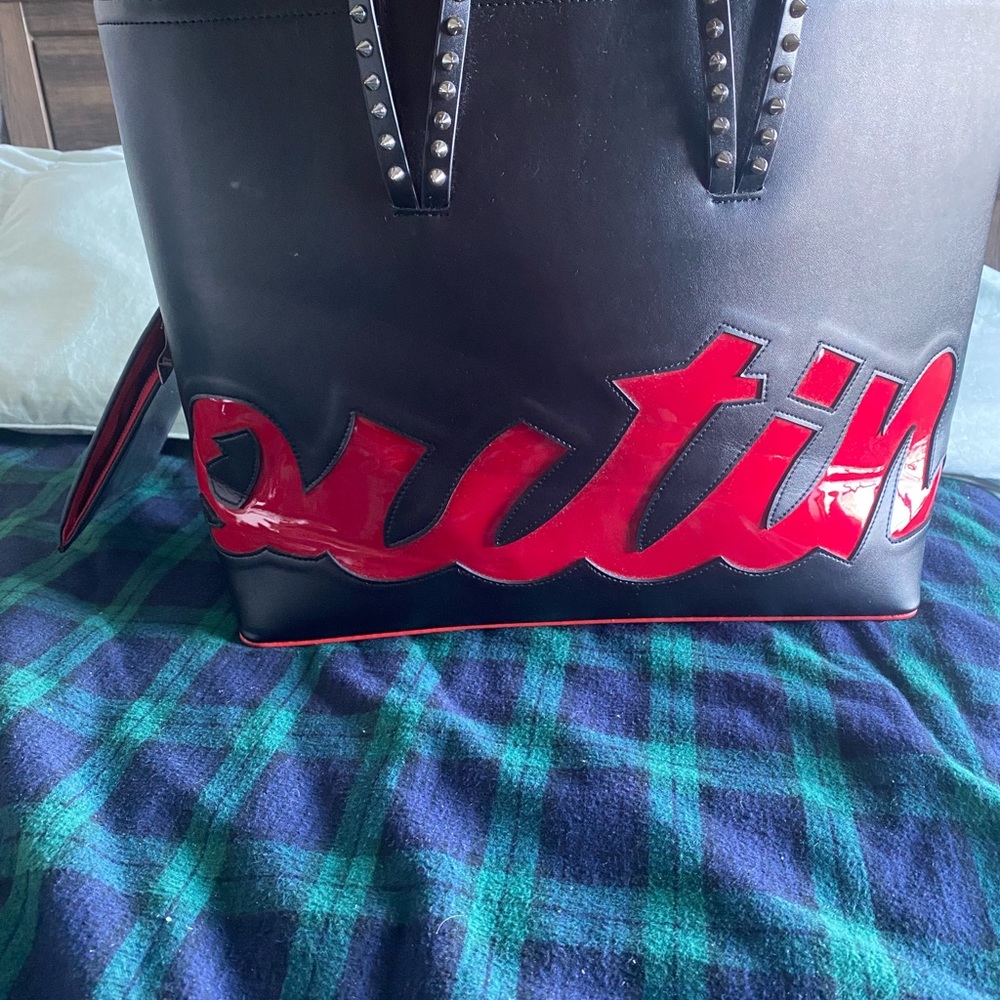 Lou bouton great imitation! New tote - Picture 2 of 7